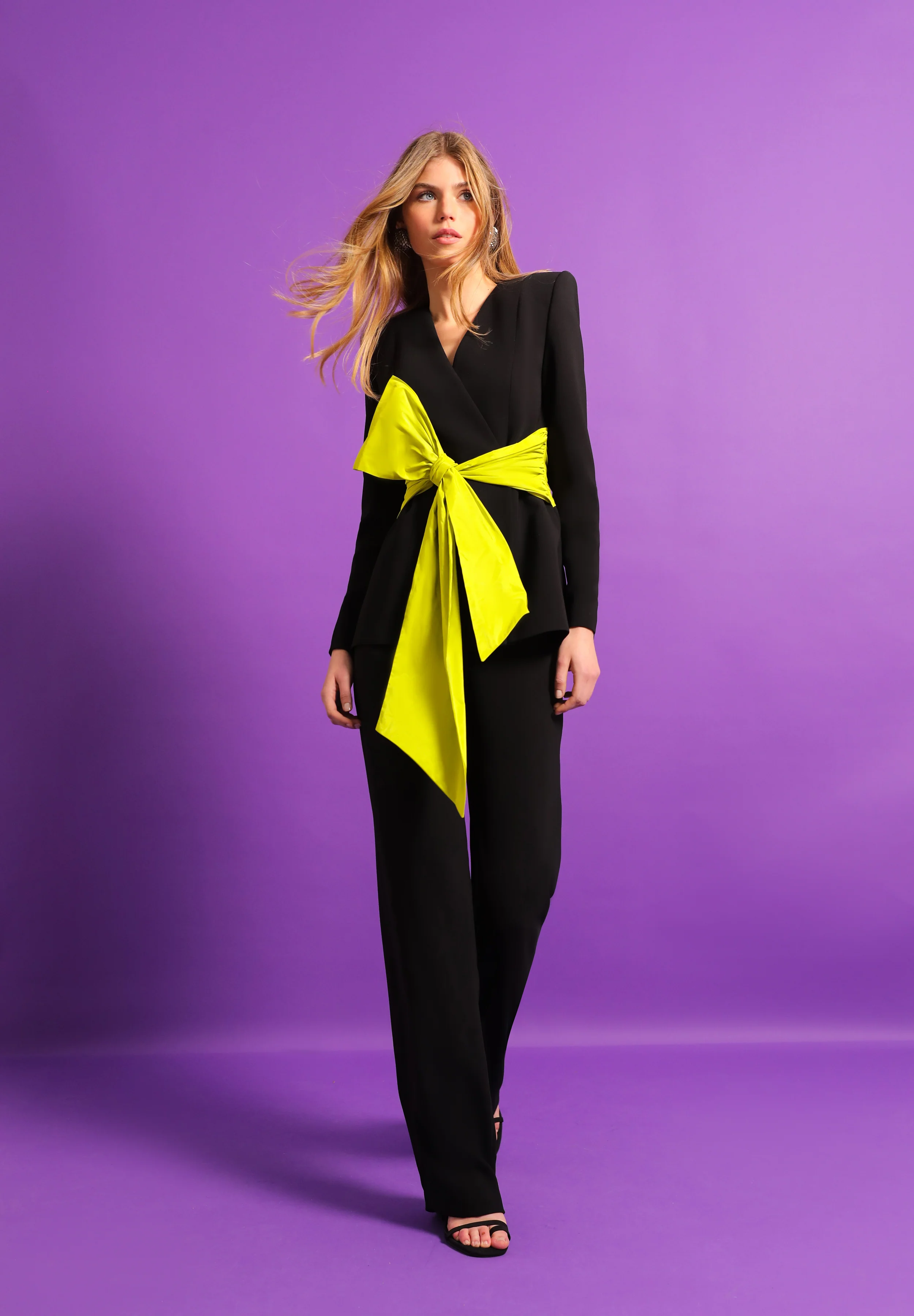 YANIL CHAQUETA NEGRA Y LIMA - Image 3
