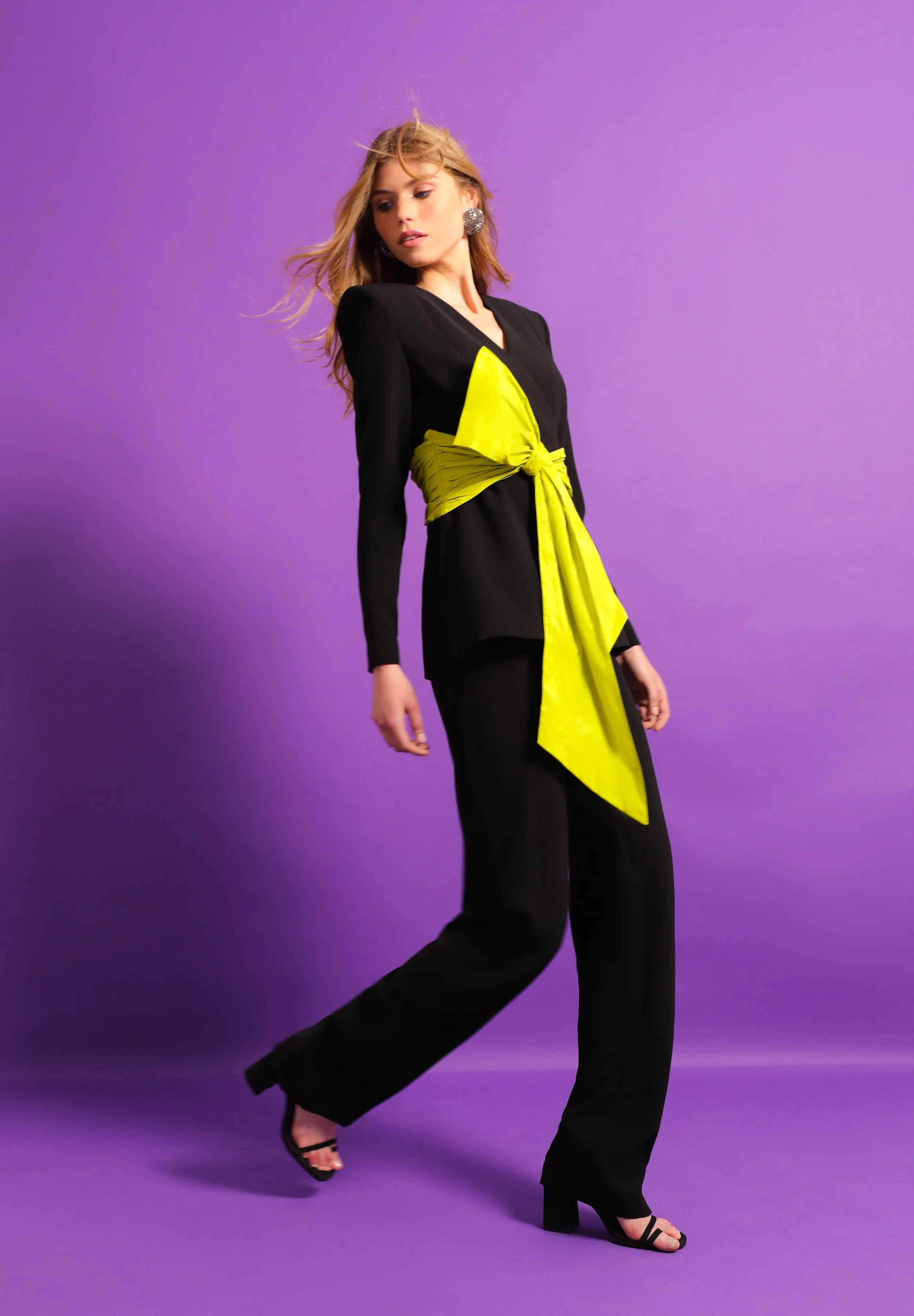YANIL CHAQUETA NEGRA Y LIMA - Image 4