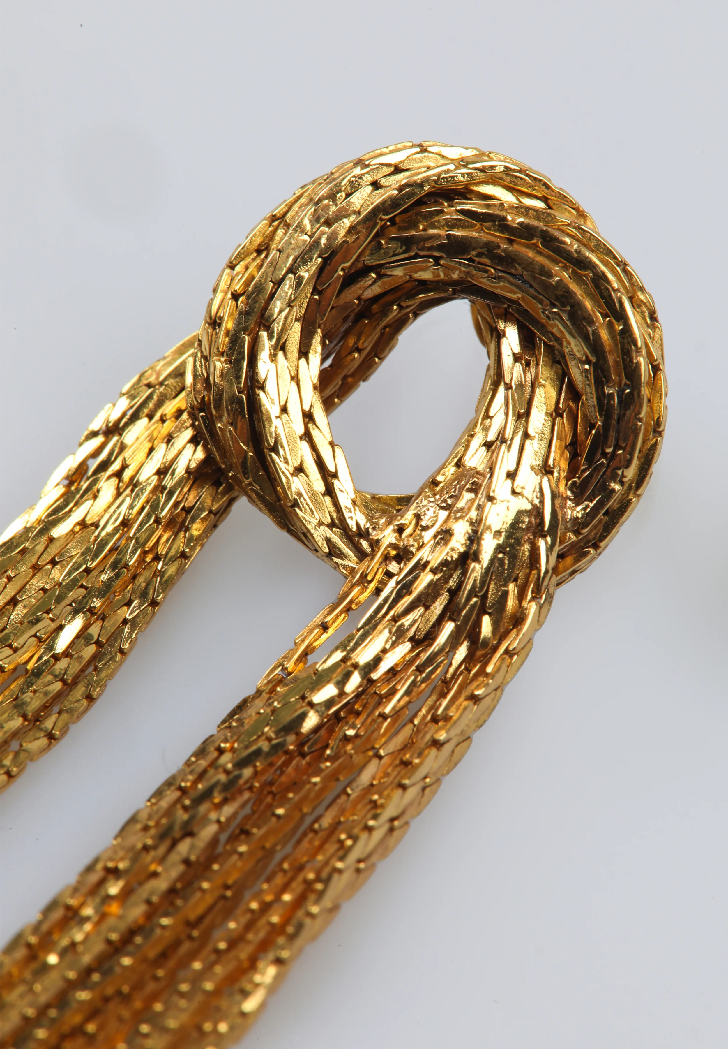 PENDIENTES NUDO FLECOS DORADO - Image 4